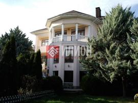 Дома/Коттеджи, 8-комн., Симферополь