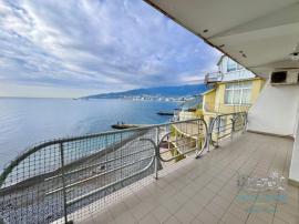 , 2-комн., Ялта